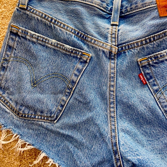 Levi shorts - Picture 7 of 7